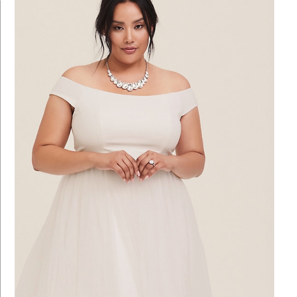 WOMENS TORRID WEDDING DRESS-NWT